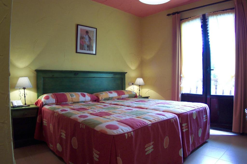 Conjunto Hotelero La Pasera Soto De Cangas Chambre photo