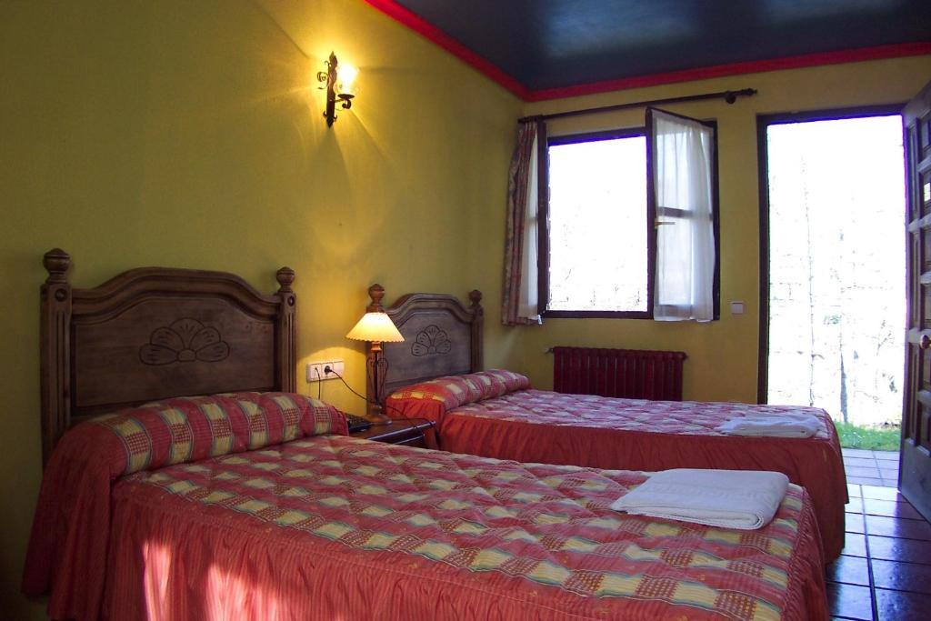 Conjunto Hotelero La Pasera Soto De Cangas Chambre photo